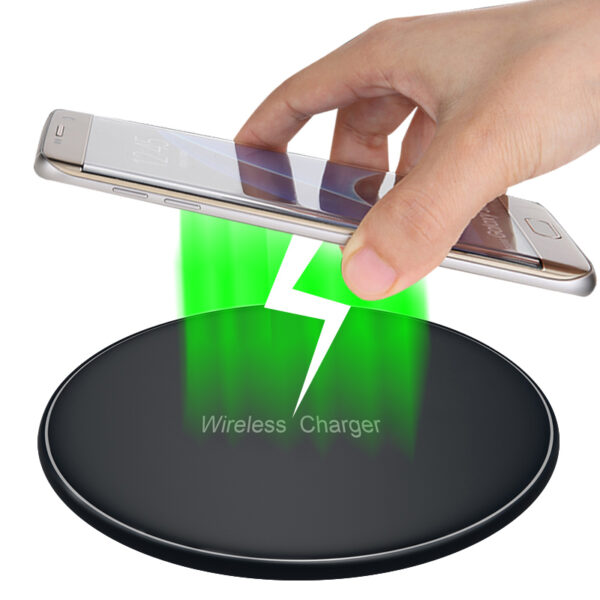 Universal Wireless Charger For iPhone Samsung Andrews Mobile Phone ICD05